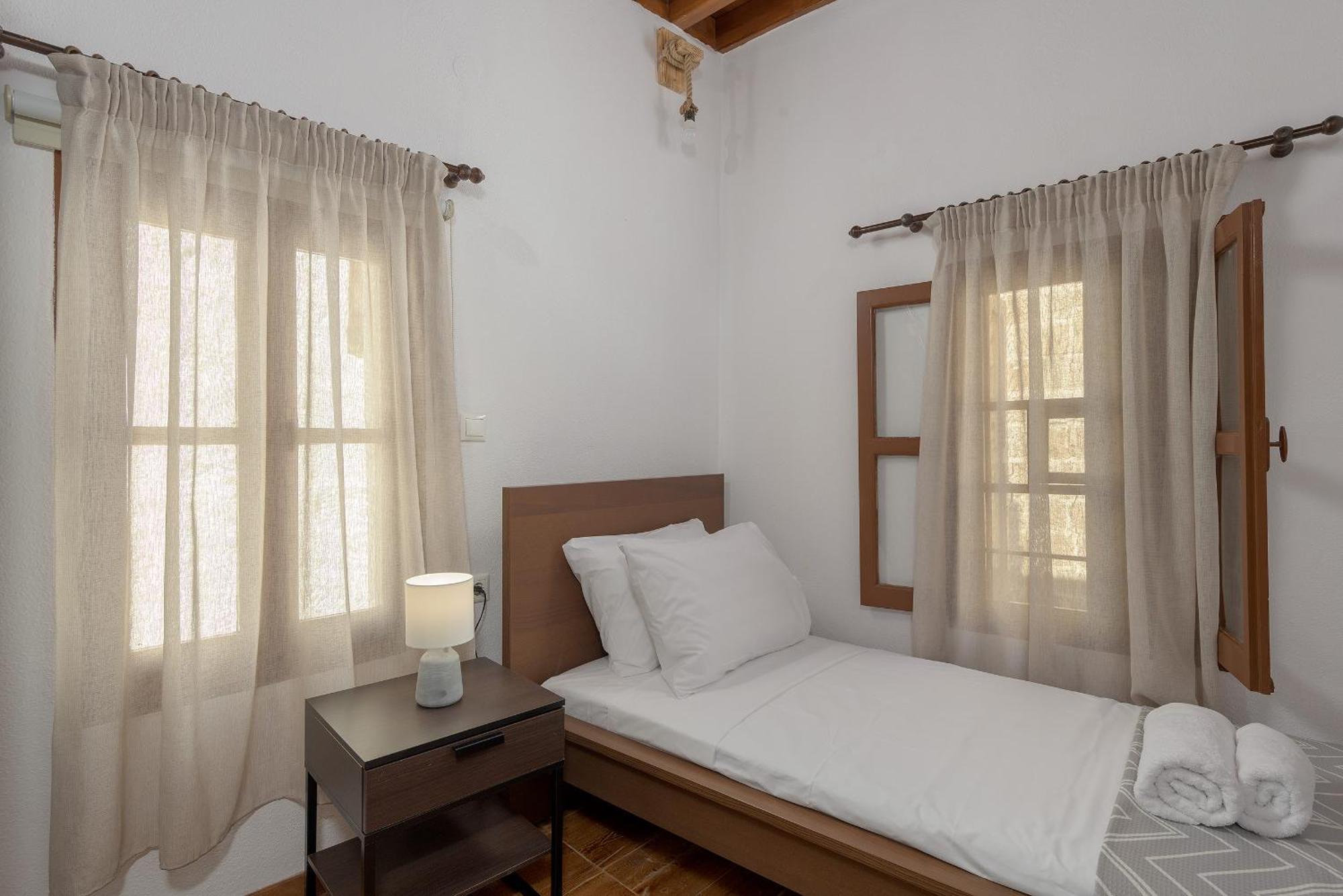 Rustic Self-Inn Rhodes City Екстериор снимка