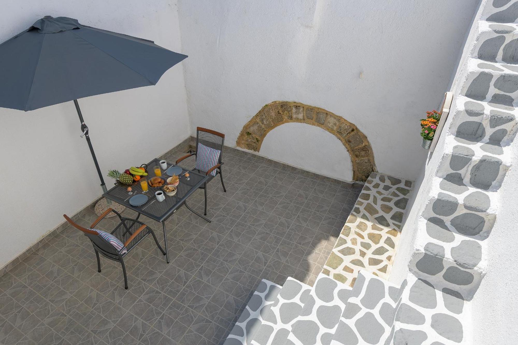 Rustic Self-Inn Rhodes City Екстериор снимка