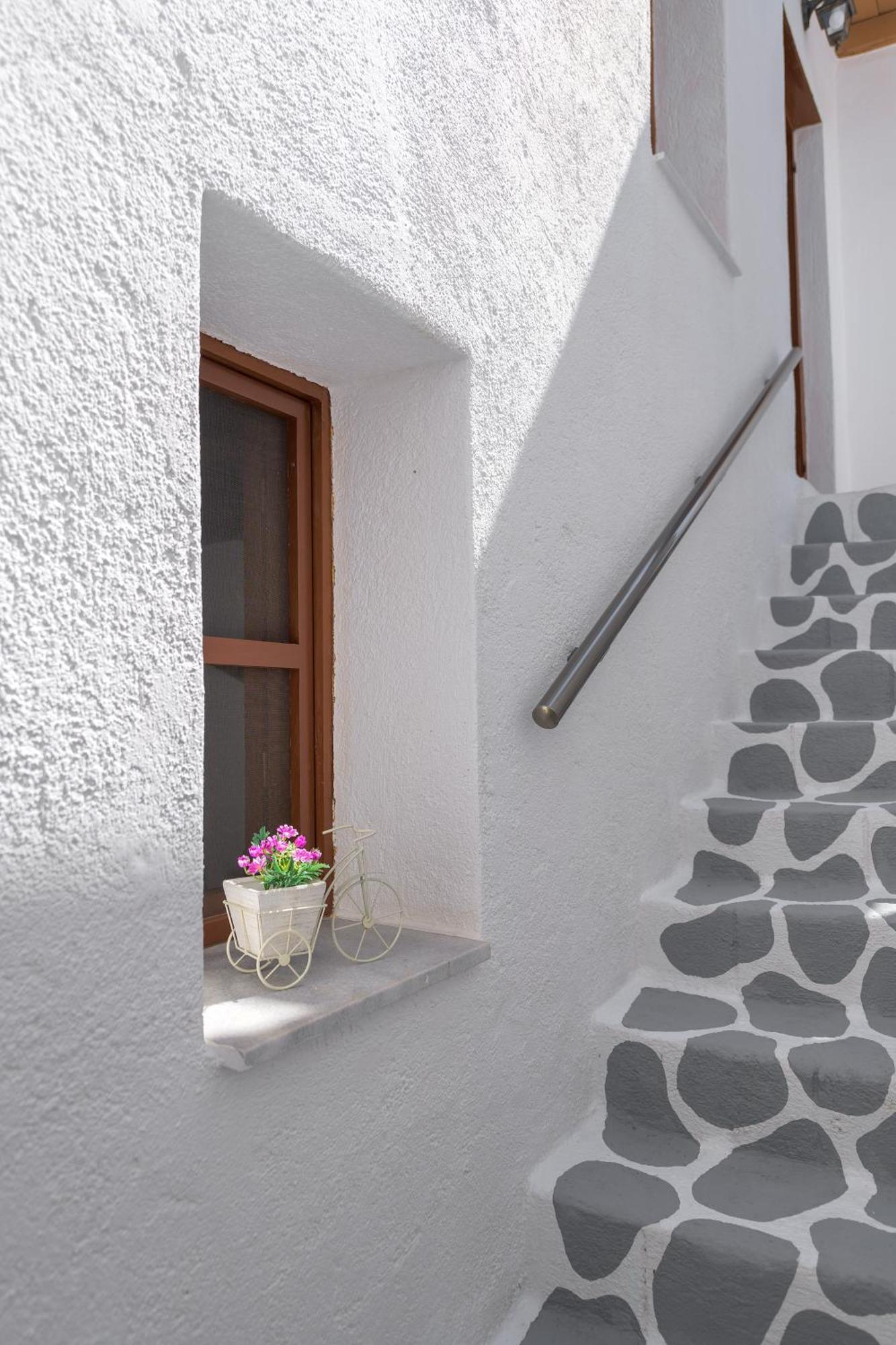Rustic Self-Inn Rhodes City Екстериор снимка