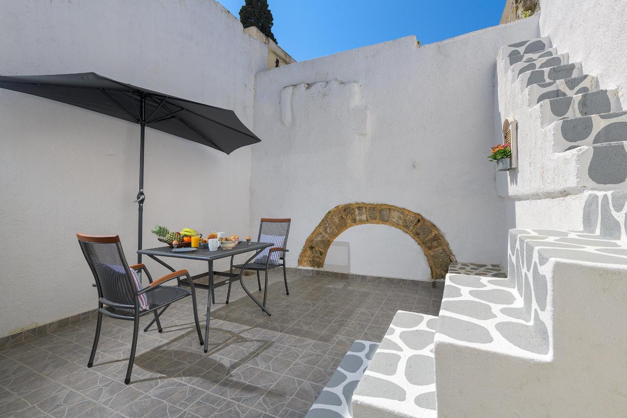 Rustic Self-Inn Rhodes City Екстериор снимка