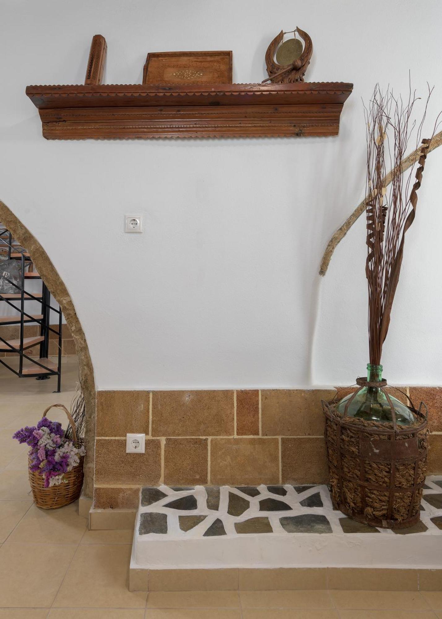 Rustic Self-Inn Rhodes City Екстериор снимка